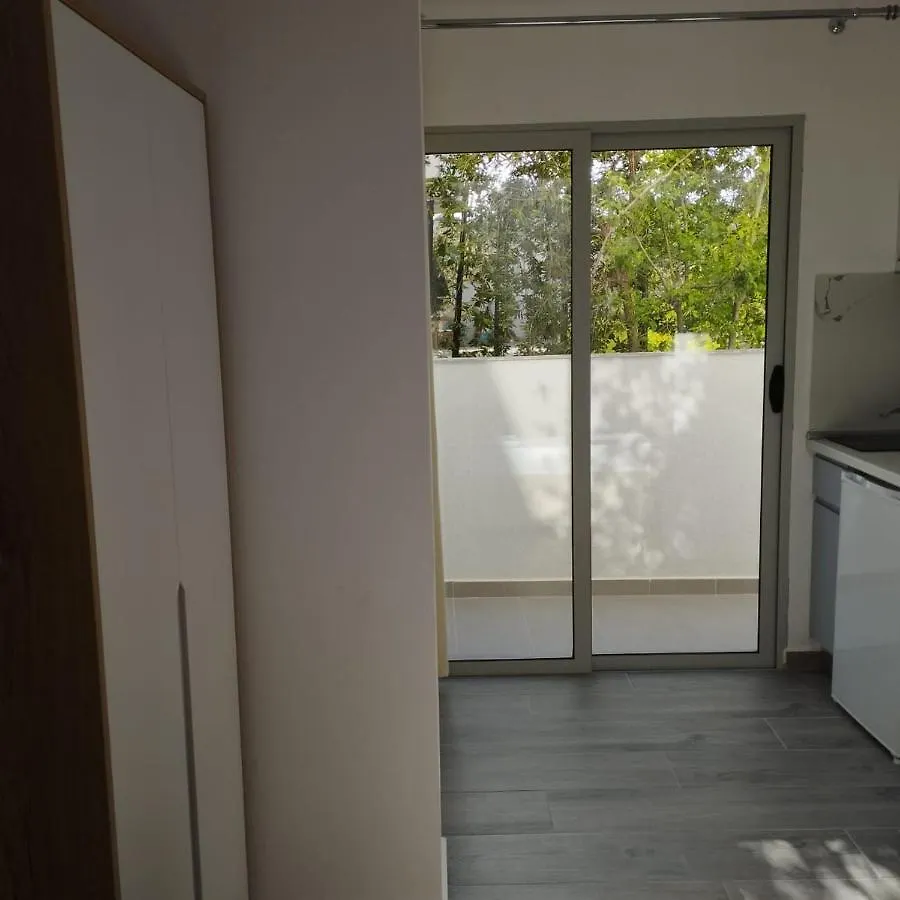 Belka Studios Vlorë 0*,